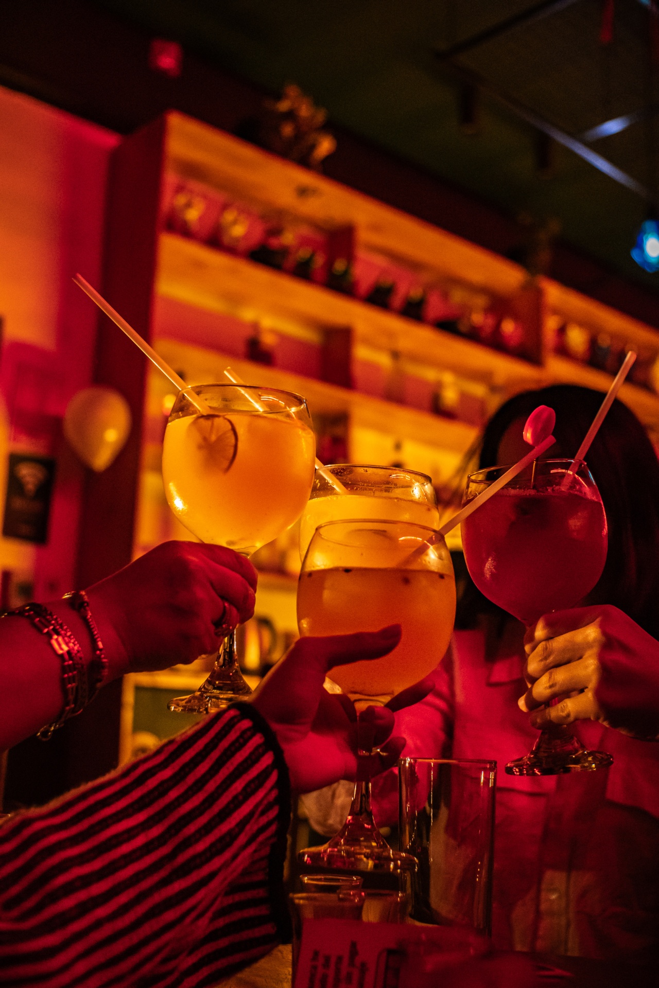 Black Llama Bar en Cusco — noche, cocktails y baile